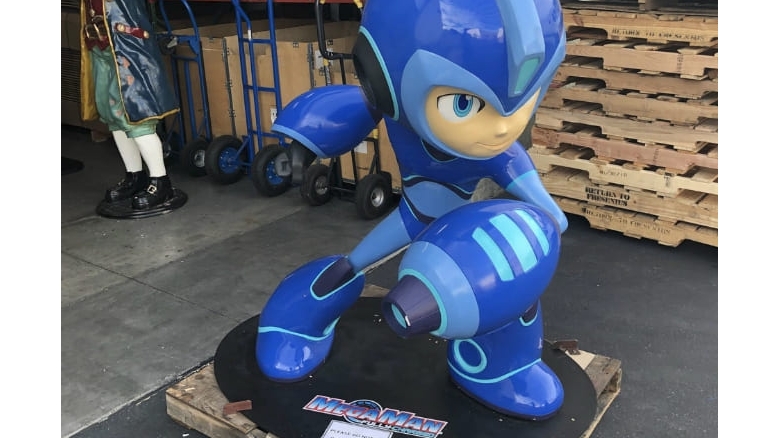 메가맨 풀리 차지드의 실물 크기 동상이 매물로 올라오다.